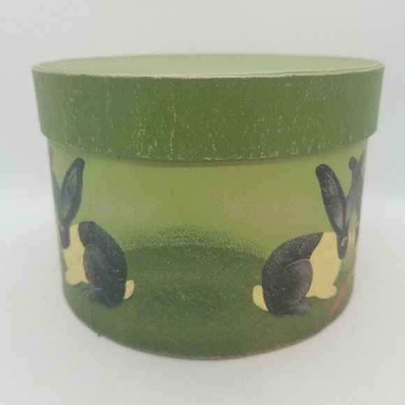 Round Gift Box Green Cardboard Kissing Black White Bunnies Happy Easter Spring - Picture 4 of 8